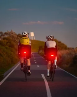 Knog Blinder Genopladelig Baglygte, 100 Lumen - Sikkerhed og Stil til Din Cykel -Specialized Salgsbutik BLS 12996 LS 3