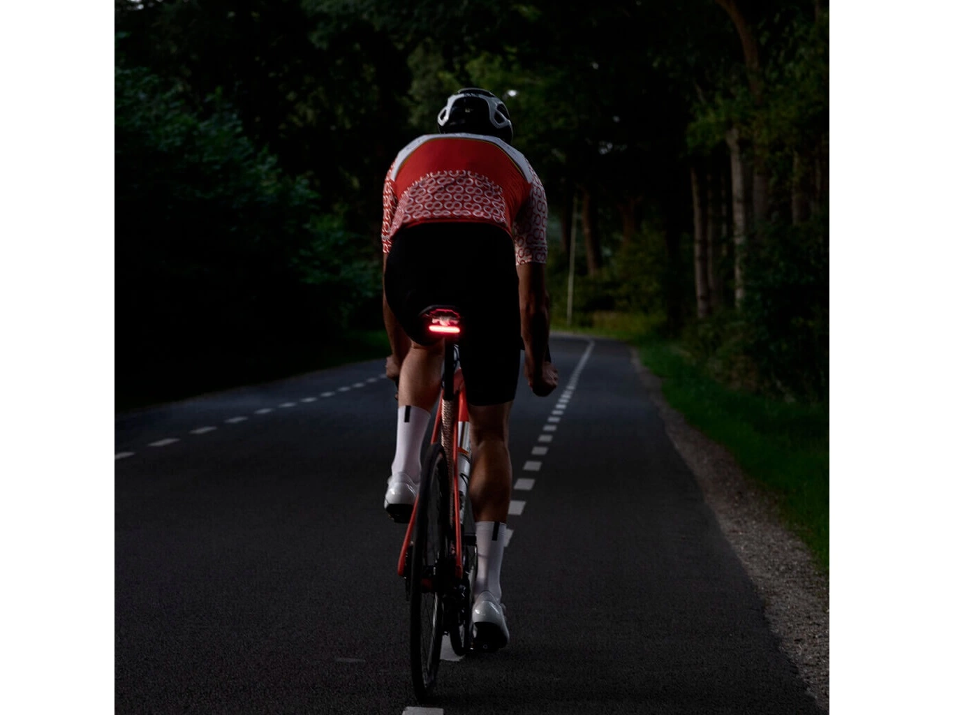 CloseTheGap Cover My Back 2+ Bagskærm M. Lygte - Sikkerhedslygte til Cykel 6 CloseTheGap Cover My Back 2+ Bagskærm M. Lygte - Sikkerhedslygte til Cykel - Billede 4