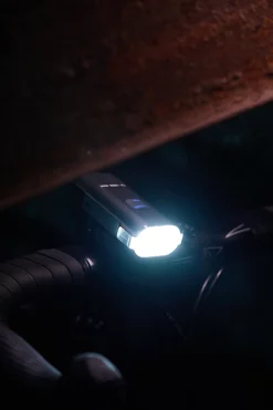 MOON Rigel Max Genopladelig Forlygte - 1500 Lumen Cykellygte -Specialized Salgsbutik DSC 7166