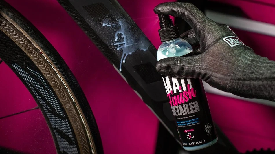 Muc-Off Matt Finish Detailer, 250ml - Optimal Rengøring til Matt Overflader 5 Muc-Off Matt Finish Detailer, 250ml - Optimal Rengøring til Matt Overflader - Billede 3