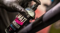 Muc-Off Matt Finish Detailer, 250ml - Optimal Rengøring til Matt Overflader 9 Muc-Off Matt Finish Detailer, 250ml - Optimal Rengøring til Matt Overflader -Specialized Salgsbutik HIGHLIGHT 2 Matt Finish Detailer c77a8840 417d 434a bc27 8612ddd894d3 950x crop center