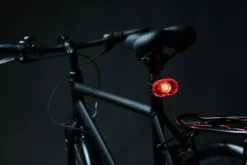 SMART Superflash Baglygte - Lysstærk Cykellygte til Sikkerhed -Specialized Salgsbutik IMG 0207